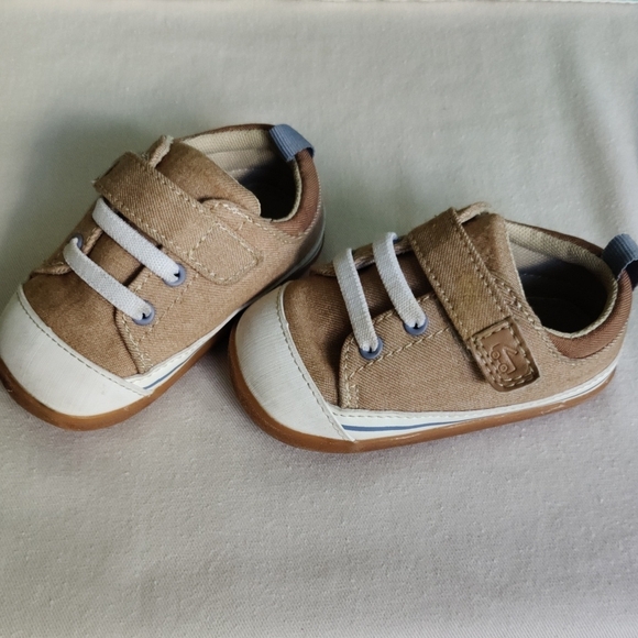 See Kai Run Tan and White Kids Sneakers - Picture 4 of 6